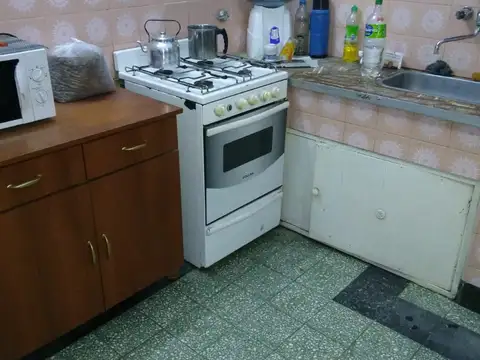 Casa 2 ambientes con 1 baño
