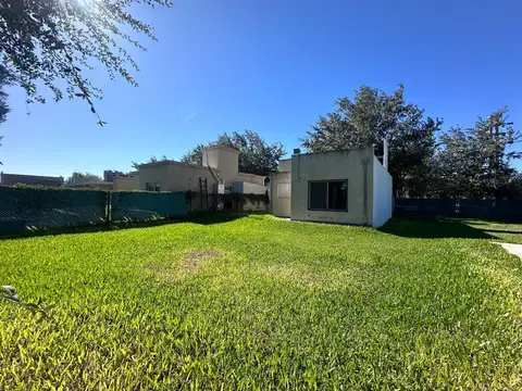 VENTA DE CASA 2 DORMITORIOS EN TIERRA DE SUEÑOS 3 ROLDAN