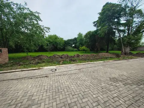 Terreno en Venta 30  mts Fondo