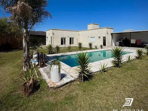Casa en Venta con 2 cocheras