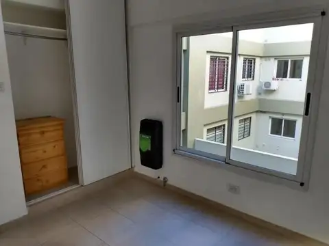 Departamento en Alquiler en Banfield, $ 475.000