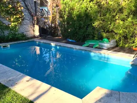 Casa 5 ambientes con 3 baños