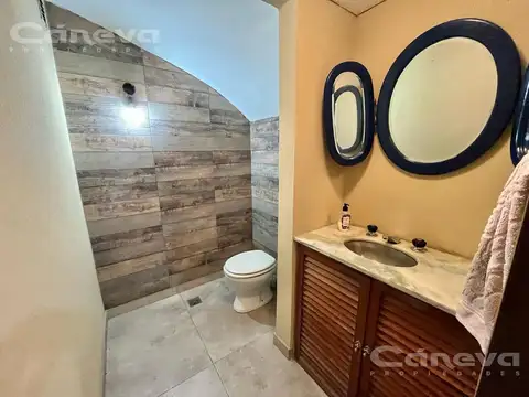 Casa 4 ambientes con 2 baños