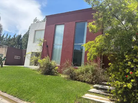 Casa en Venta al Oeste