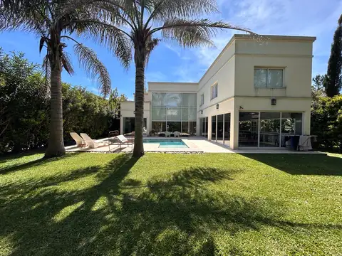 VENTA APTA CREDITO o Alquiler Anual FULL AMOBLADA Casa 7 ambientes con pileta - Pilar Del Lago C.C