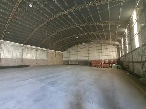 Galpon en Alquiler en Saavedra  - Zarate, USD 6.200