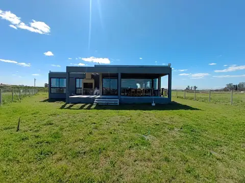 Venta de casa 4 ambientes frente al lago, Tiempos de Canning