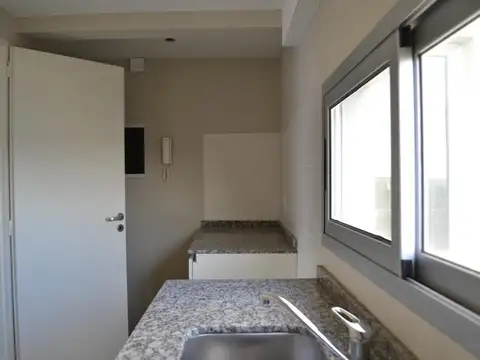 Departamento en Alquiler en Moron, $ 700.000