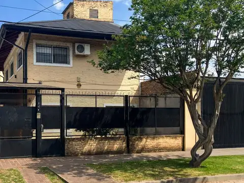 CASA EN VENTA  3 DORMITORIOS LA FLORIDA