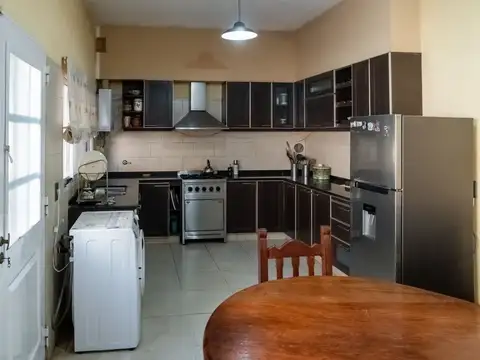 CASA EN VENTA  3 DORMITORIOS LA FLORIDA