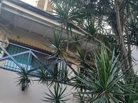 Dúplex  con 4 dormitorios patio y pileta