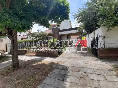 Casa 4 amb + Depto 2 amb   Lote Propio - EXCELENTE UBICACIÓN