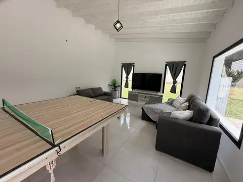Casa 3 ambientes con 2 baños