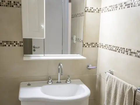 Departamento en Dúplex 4 Ambientes c/ Balcón y Terraza en Alquiler  en excelente ubicacion prox a estacion Florida