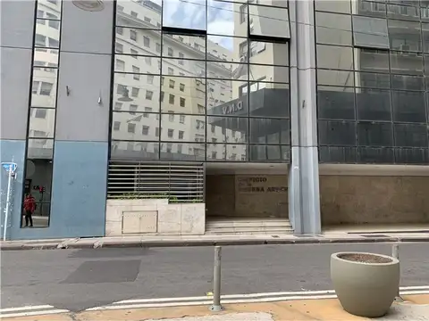 VENTA OFICINA MICROCENTRO C/COCHERA
