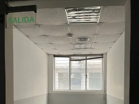 Oficina 3 ambientes con 2 baños