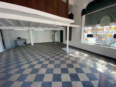 VENTA Local ESQUINA Comercial -Parque Patricios sin expensas
