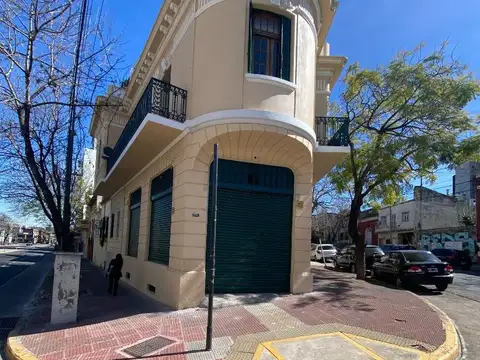 VENTA Local ESQUINA Comercial -Parque Patricios sin expensas