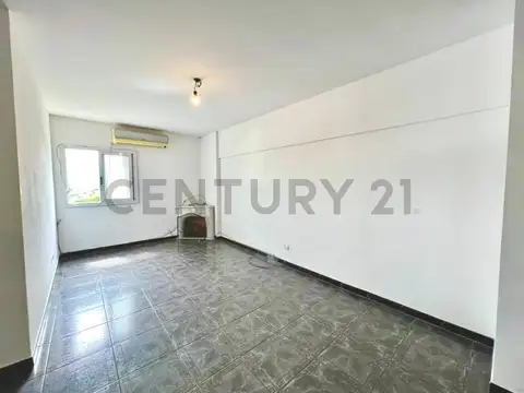 Eduardo Bradley 300, Piso 6