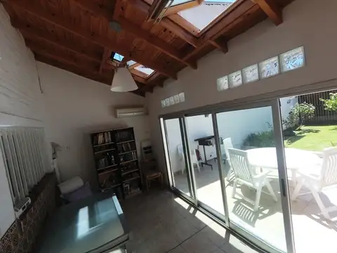 Casa - Venta - Argentina, Tres de Febrero - CURAPALIGUE 2080