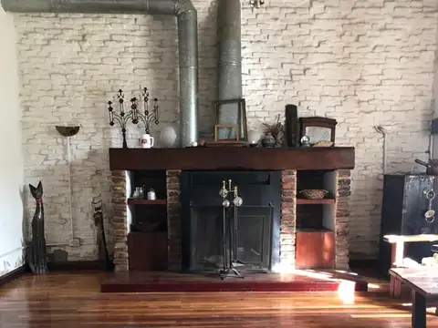 Casa 5 ambientes con 2 baños