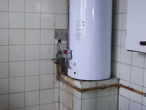 Chalet de 3/4 amb. sobre lote propio.-