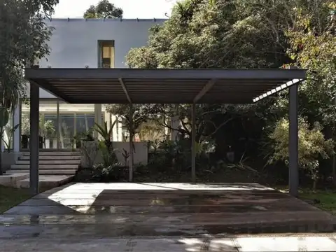 Casa 7 ambientes con 4 baños