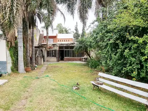 Av. Sorrento 300. Casa 3 dorm.