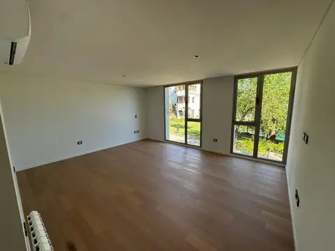 Departamento en Venta con 3 cocheras