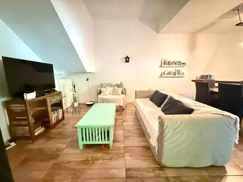 Casa a la Venta con Jardin en Victoria!