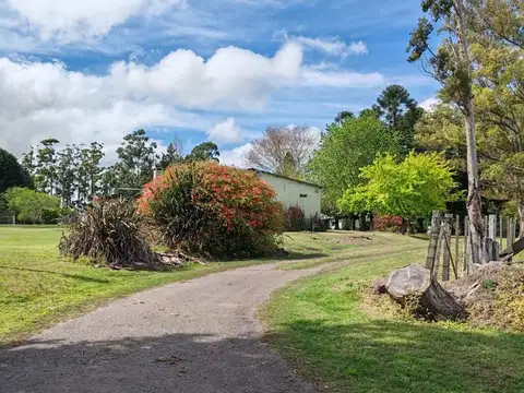 CHACRA 5 HAS CON ESPECTACLUAR CASCO SOBRE RUTA
