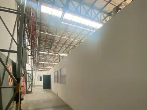 Galpon en Alquiler en Garin, USD 7