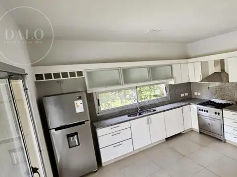 Casa en Venta 5 Ambientes en Barrio nautico Santa Catalina