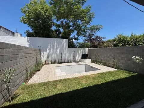 CASA DUPLEX BECCAR A ESTRENAR 4 AMB PILETA JARDIN