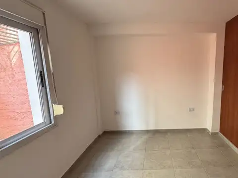 Venta departamento dos dormitorios con patios en barrio Pueyrredón
