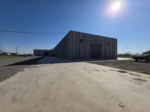 Galpon en Alquiler 22  mts Frente