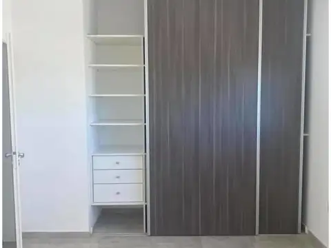 DEPARTAMENTO 2 AMBIENTES  4º piso Frente con cochera