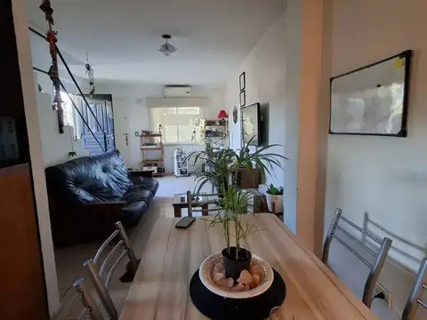 DUPLEX 3 AMB. C/PATIO Y COCHERA EN VILLEGAS 3700,SARANDI