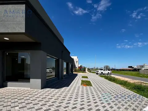 Local en Alquiler en Funes, $ 790.000