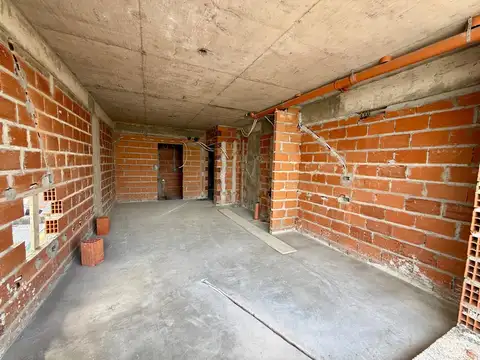 MONOAMBIENTE AL FRENTE. VTA. EN POZO.  ADELANTO Y CUOTAS FIJAS EN PESOS