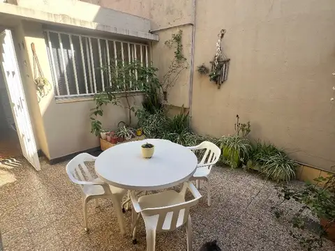 CASA LOTE PROPIO 8.66 X 18.13 MTS COCHERA 5 AMBIENTES PATIO TERRAZA