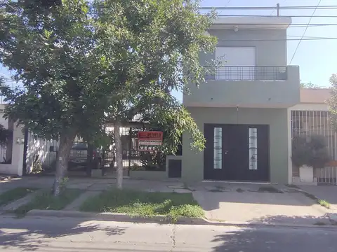 Casa 6 ambientes con 3 baños