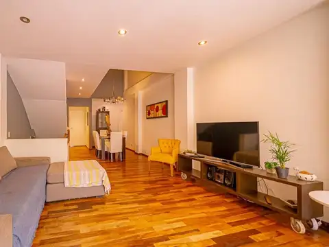 VENTA CASA DUPLEX DE CATEGORIA EN OLIVOS