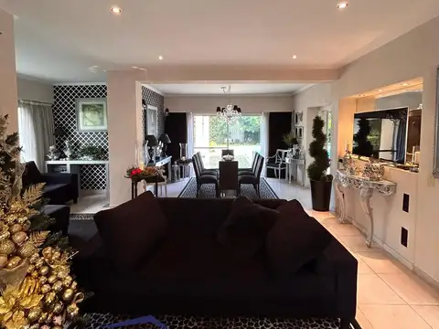 Casa 5 ambientes con 3 baños