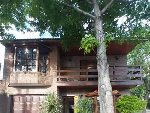 Casa en Venta en Bernal, USD 215.000