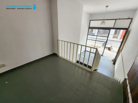 San Lorenzo 861 - Local Comercial a la Calle con Subsuelo y Entrepiso