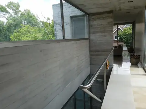 UNICA DISEÑO Y CALIDAD  3 DORM EN SUITE (Ppal. 60m2) + 2 ESCRIT. 2 GGE. JDIN AL MEDIO Y FDO 12 X 12