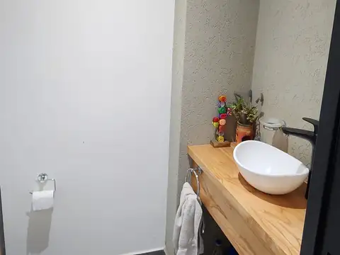 CASA 3 AMBIENTES con cochera CENTRO DE ITUZAINGO lado Norte