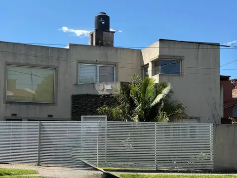 VENTA CASA 3 DORMITORIOS ALBERDI