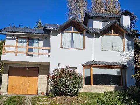 Casa 5 ambientes con 2 baños